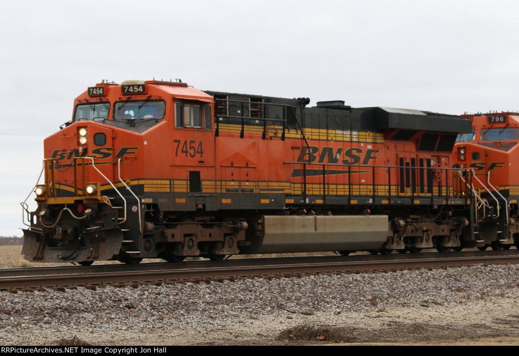 BNSF 7454